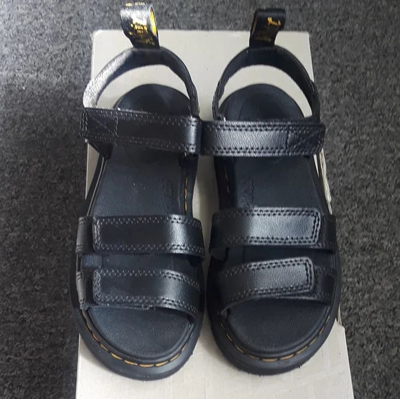 Dr Martens Klaire Girls Brand New Sandals Sz 13 - Picture 3 of 4